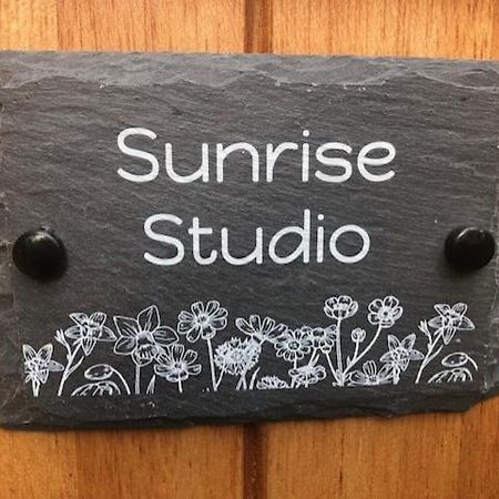 Sunrise Studio Acomodação com café da manhã Colchester Exterior foto